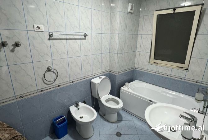 Shtepi me qera Apartament ne Tirane, 2+1, Mobilimi E mobiluar, Pagesa 470  Euro.
