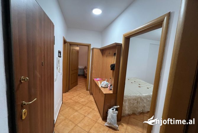 Shtepi me qera 2+1 ne Tirane - 470 Euro
