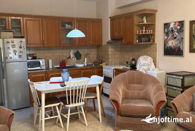 Shtepi me qera 1+1 ne Tirane - 450 Euro