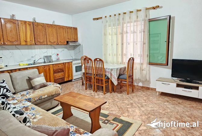 Shtepi me qera Apartament ne Tirane, 2+1, Mobilimi E mobiluar, Pagesa 400  Euro.