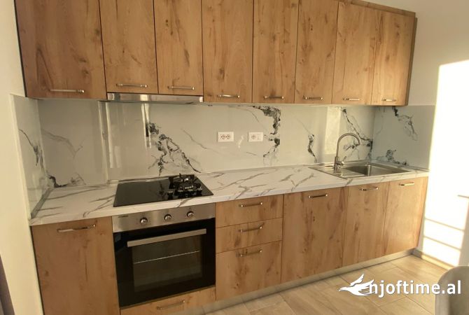 Shtepi me qera Shtepi Private ne Tirane, 2+1, Mobilimi E mobiluar, Pagesa 500  Euro.