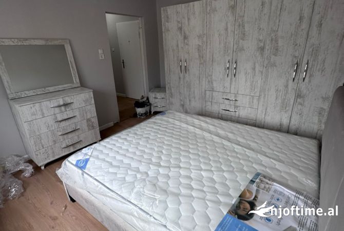 Shtepi ne shitje Apartament ne Tirane, 1+1, Mobilimi E mobiluar, Pagesa 73,000  Euro.