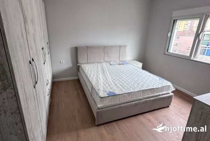 Shtepi ne shitje Apartament ne Tirane, 1+1, Mobilimi E mobiluar, Pagesa 73,000  Euro.