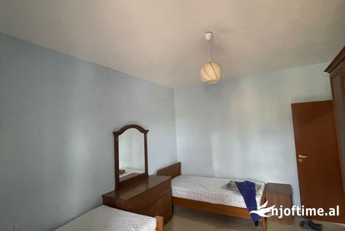 Shtepi me qera Apartament ne Tirane, 1+1, Mobilimi E mobiluar, Pagesa 400  Euro.