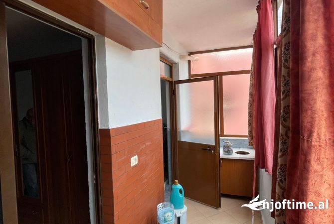 Shtepi me qera Apartament ne Tirane, 1+1, Mobilimi E mobiluar, Pagesa 400  Euro.