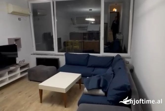 Shtepi me qera Apartament ne Tirane, 1+1, Mobilimi E mobiluar, Pagesa 400  Euro.