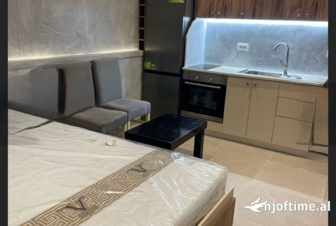 Shtepi me qera Garsoniere ne Tirane - 300 Euro