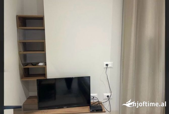 Shtepi me qera Shtepi Private ne Tirane, Garsoniere, Mobilimi E mobiluar, Pagesa 300  Euro.