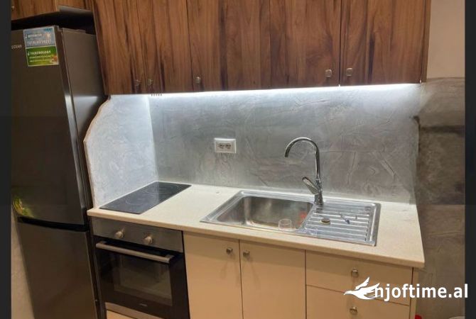 Shtepi me qera Shtepi Private ne Tirane, Garsoniere, Mobilimi E mobiluar, Pagesa 300  Euro.