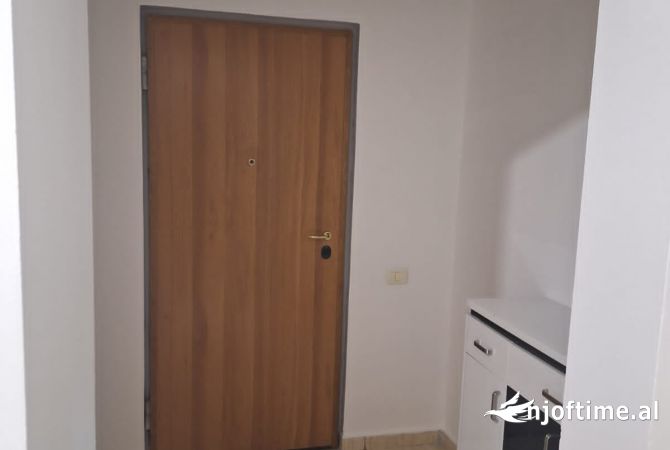 Shtepi me qera Apartament ne Tirane, 2+1, Mobilimi E mobiluar, Pagesa 500  Euro.