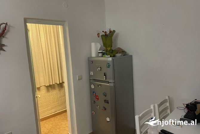 Shtepi me qera Apartament ne Tirane, 1+1, Mobilimi E mobiluar, Pagesa 400  Euro.