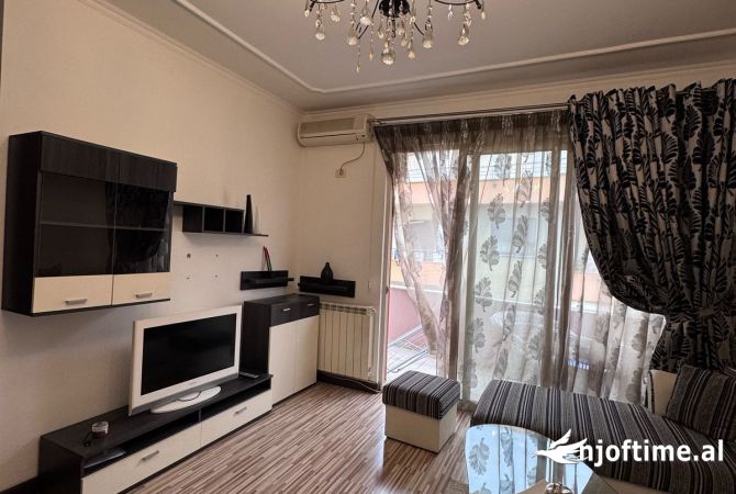 Shtepi me qera Apartament ne Tirane, 2+1, Mobilimi E mobiluar, Pagesa 600  Euro.