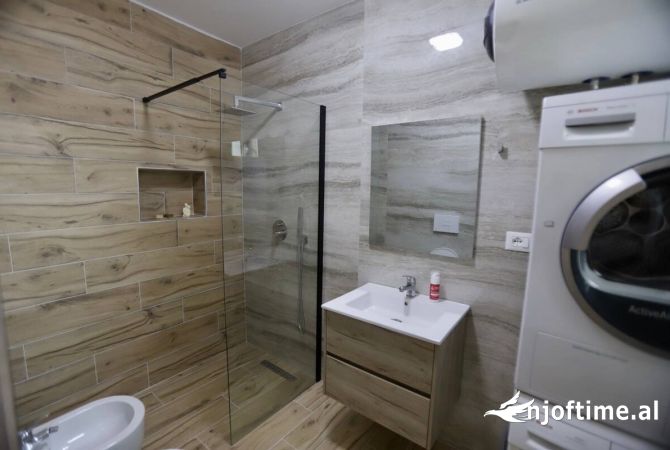 Shtepi me qera Apartament ne Tirane, 1+1, Mobilimi E mobiluar, Pagesa 550  Euro.