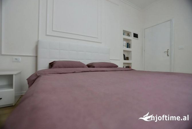 Shtepi me qera Apartament ne Tirane, 1+1, Mobilimi E mobiluar, Pagesa 550  Euro.