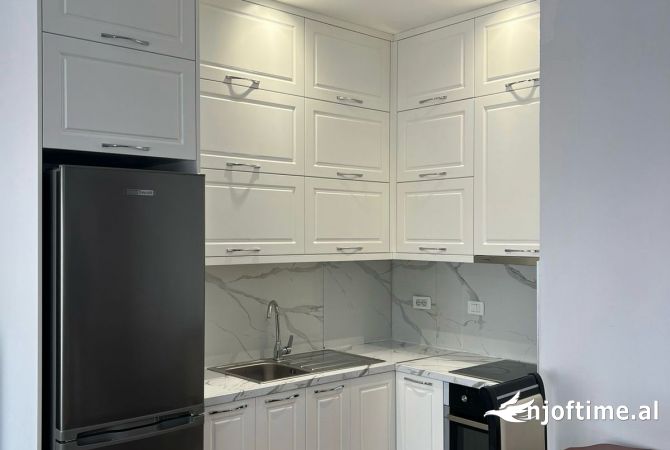 Shtepi me qera Apartament ne Tirane, 1+1, Mobilimi E mobiluar, Pagesa 400  Euro.