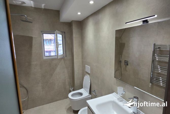 Shtepi me qera Apartament ne Tirane, 1+1, Mobilimi E mobiluar, Pagesa 700  Euro.