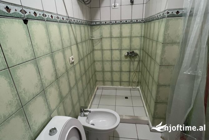 Shtepi me qera Apartament ne Tirane, 2+1, Mobilimi E mobiluar, Pagesa 680  Euro.