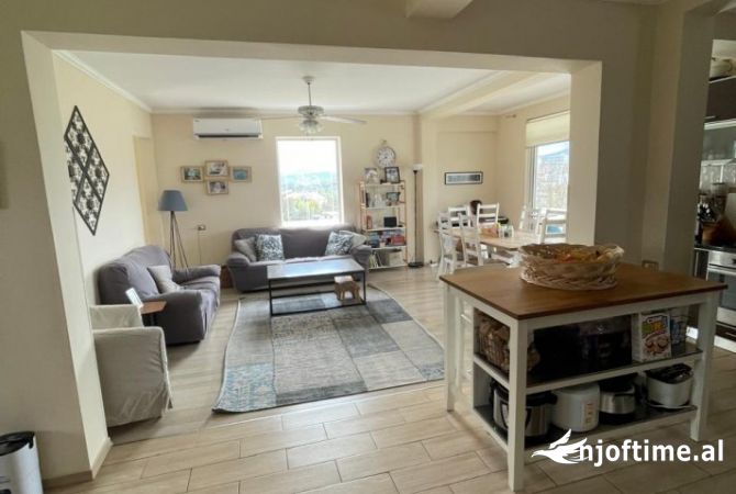 Shtepi me qera 5+1 ne Tirane - 1,500 Euro