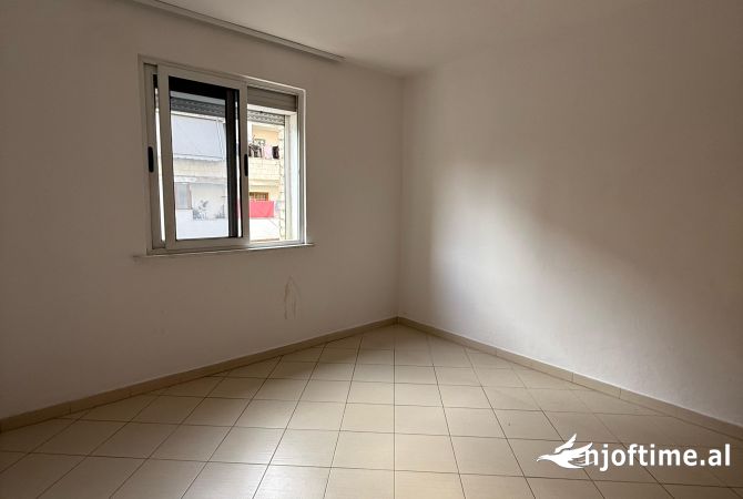 Shtepi ne shitje 1+1 ne Tirane - 95,000 Euro