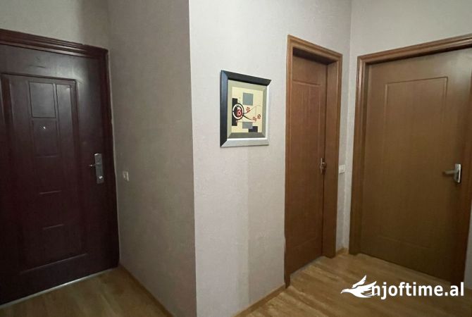 Shtepi me qera Apartament ne Tirane, 2+1, Mobilimi E mobiluar, Pagesa 450  Euro.