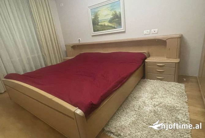 Shtepi me qera Apartament ne Tirane, 2+1, Mobilimi E mobiluar, Pagesa 450  Euro.