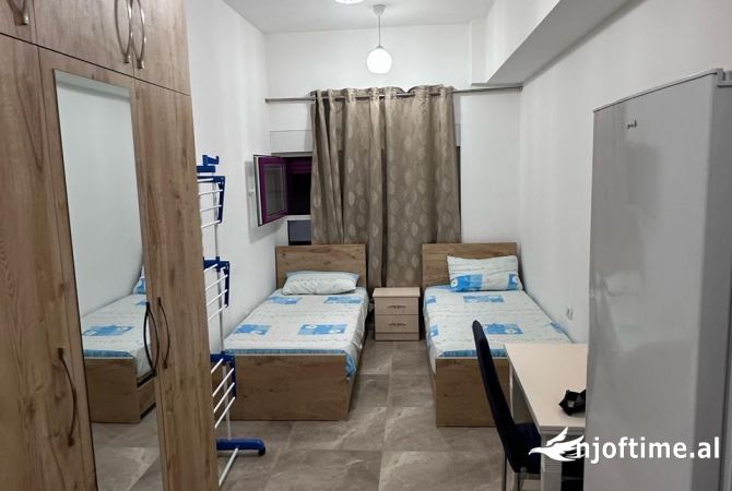 Shtepi ne shitje Apartament ne Tirane, Garsoniere, Mobilimi E mobiluar, Pagesa 45,000  Euro.