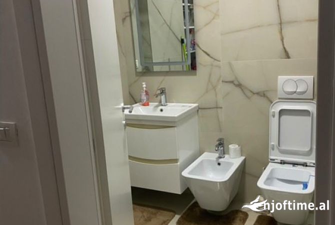 Shtepi me qera 2+1 ne Tirane - 750 Euro