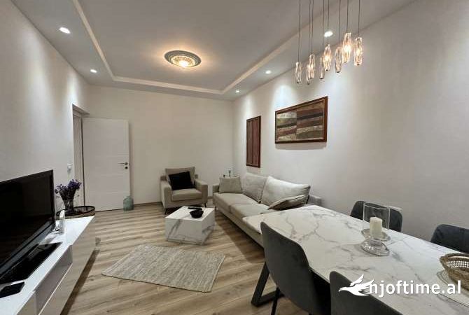 Shtepi me qera Apartament ne Tirane, 2+1, Mobilimi E mobiluar, Pagesa 500  Euro.