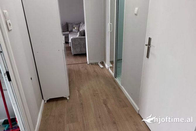 Shtepi ne shitje Apartament ne Tirane, 1+1, Mobilimi E mobiluar, Pagesa 70,000  Euro.