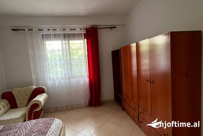 Shtepi me qera Apartament ne Tirane, 1+1, Mobilimi E mobiluar, Pagesa 280  Euro.
