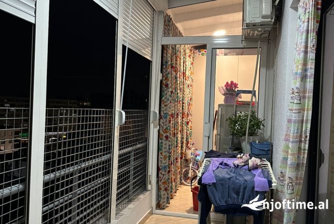 Shtepi ne shitje Apartament ne Tirane, 1+1, Mobilimi E mobiluar, Pagesa 108,000  Euro.