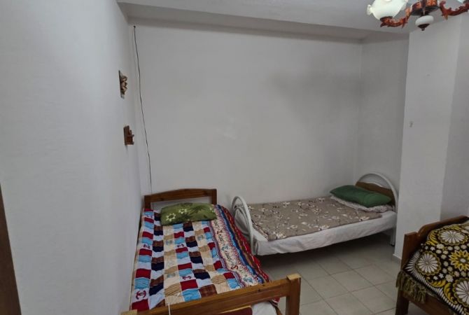 Shtepi ne shitje Apartament ne Tirane, 2+1, Mobilimi E mobiluar, Pagesa 96,000  Euro.
