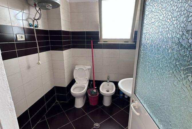 Shtepi me qera Apartament ne Tirane, 2+1, Mobilimi E mobiluar, Pagesa 600  Euro.