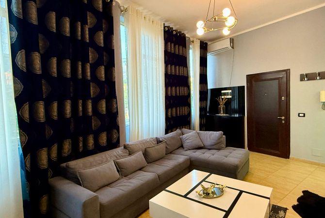 Shtepi ne shitje Apartament ne Tirane, 1+1, Mobilimi E mobiluar, Pagesa 89,000  Euro.