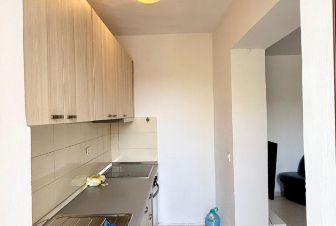 Shtepi ne shitje Apartament ne Tirane, 2+1, Mobilimi E mobiluar, Pagesa 117,000  Euro.