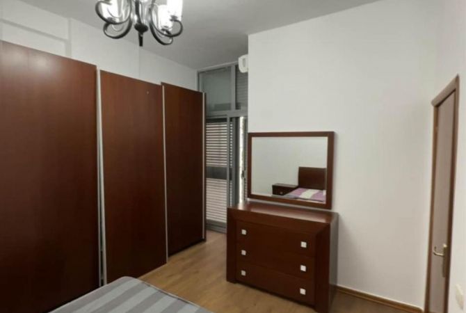 Shtepi me qera Apartament ne Tirane, 2+1, Mobilimi E mobiluar, Pagesa 600  Euro.
