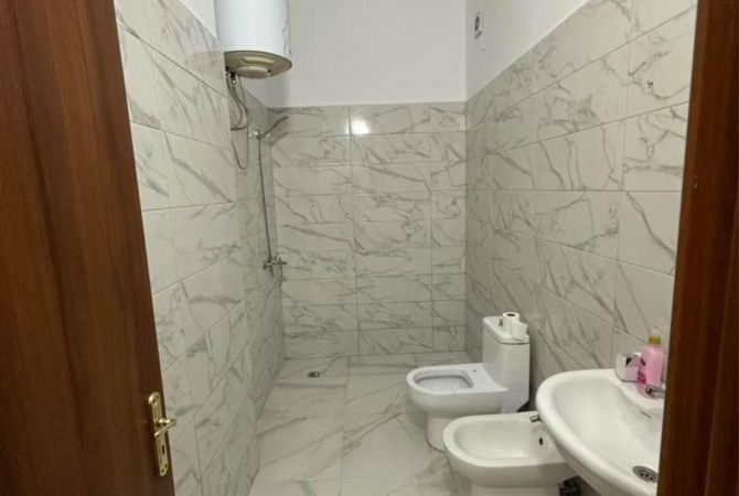 Shtepi me qera Apartament ne Tirane, 2+1, Mobilimi E mobiluar, Pagesa 600  Euro.