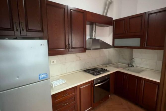 Shtepi me qera 2+1 ne Tirane - 600 Euro