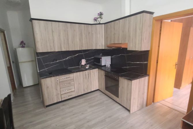 Shtepi me qera 2+1 ne Tirane - 370 Euro