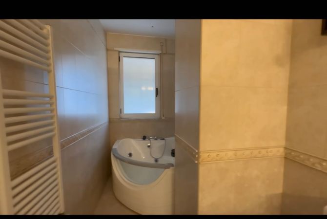 Shtepi me qera 2+1 ne Tirane - 800 Euro