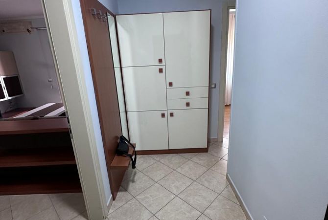 Shtepi me qera Apartament ne Tirane, 2+1, Mobilimi E mobiluar, Pagesa 620  Euro.