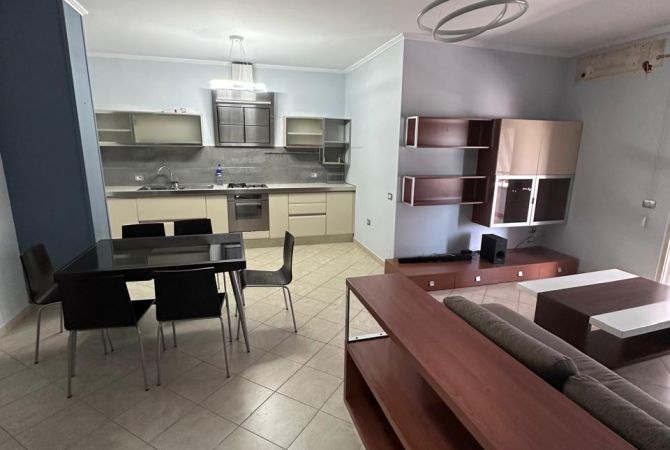 Shtepi me qera Apartament ne Tirane, 2+1, Mobilimi E mobiluar, Pagesa 620  Euro.