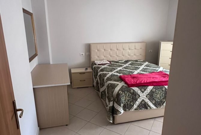 Shtepi me qera Apartament ne Tirane, 2+1, Mobilimi E mobiluar, Pagesa 700  Euro.
