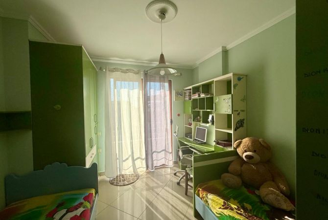 Shtepi me qera Apartament ne Tirane, 3+1, Mobilimi E mobiluar, Pagesa 600  Euro.