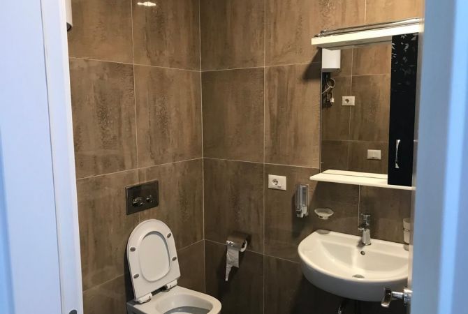 Shtepi me qera Apartament ne Tirane, 2+1, Mobilimi E mobiluar, Pagesa 500  Euro.