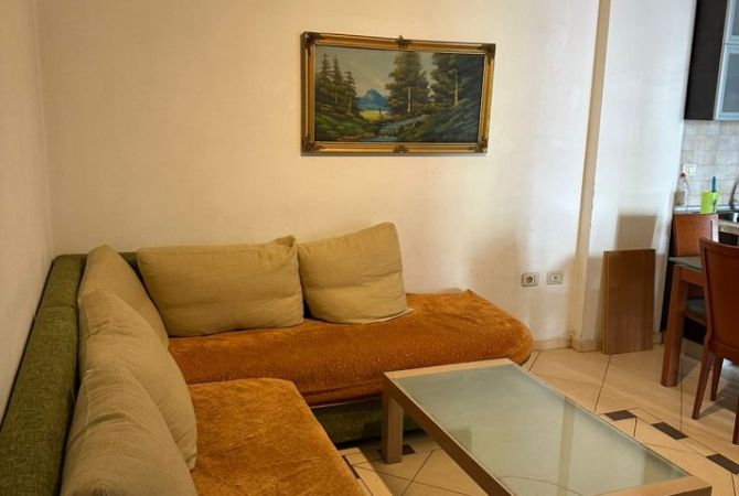 Shtepi me qera Apartament ne Tirane, 2+1, Mobilimi E mobiluar, Pagesa 650  Euro.