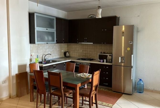 Shtepi me qera Apartament ne Tirane, 2+1, Mobilimi E mobiluar, Pagesa 650  Euro.