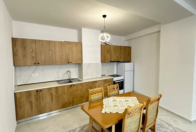 Shtepi me qera 2+1 ne Tirane - 600 Euro