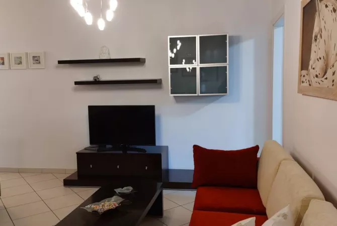 Shtepi me qera Apartament ne Tirane, 2+1, Mobilimi E mobiluar, Pagesa 600  Euro.