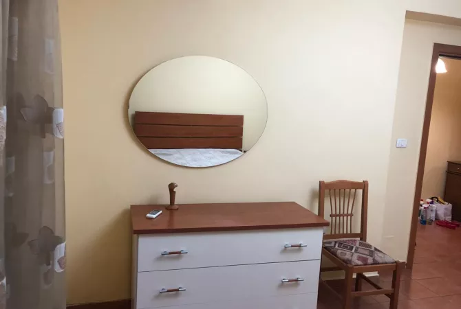 Shtepi me qera Apartament ne Tirane, 1+1, Mobilimi E mobiluar, Pagesa 550  Euro.